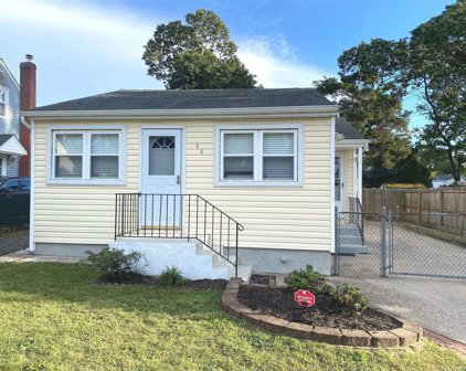 44 Cedarhurst Avenue, Selden