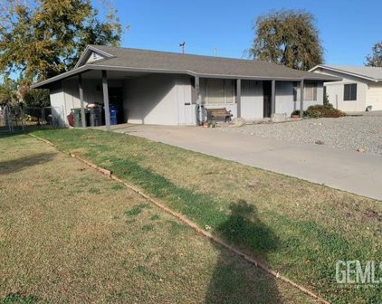 909 River Oaks, Bakersfield
