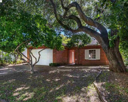1237 Saint Charles St, Alameda