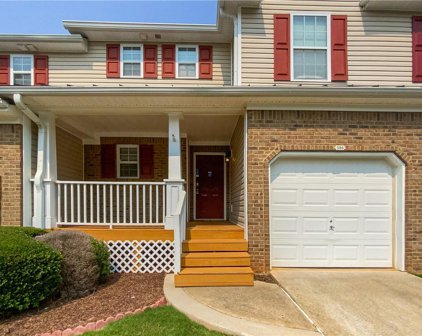 586 Fox Creek Crossing, Woodstock