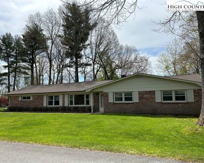 240 New River Heights Road, Boone