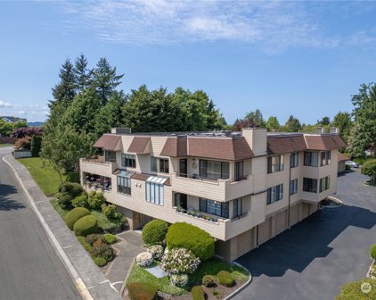 910 S 248th Street Unit #4, Des Moines