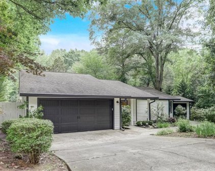 122 Lake Forest Drive, Peachtree City