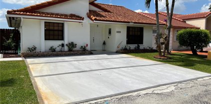 19050 Nw 84th Ct, Hialeah