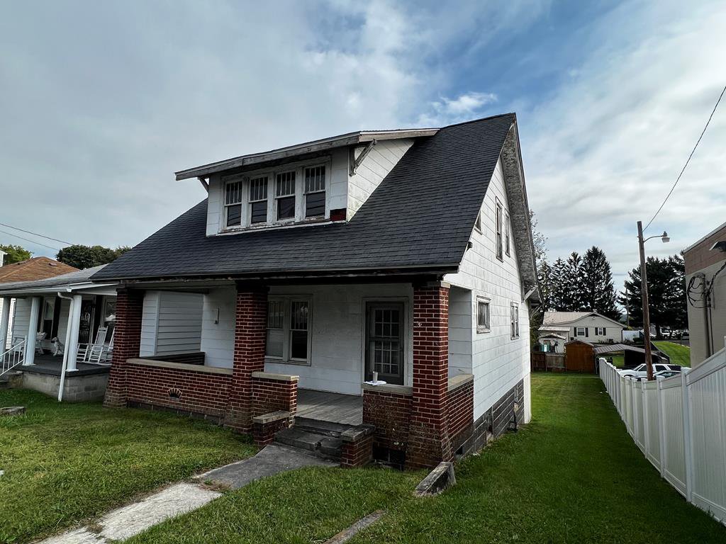 Real Estate For Sale Beckley WV MLS 85858 2229 South Kanawha Street