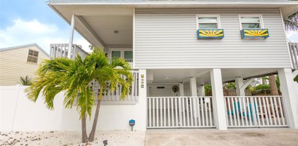 120 140th Avenue E, Madeira Beach