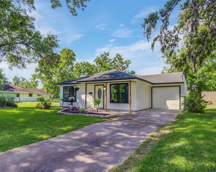 420 Center Way Street, Lake Jackson