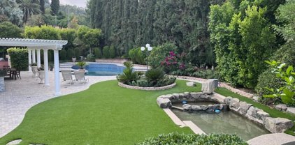 16230  Meadowcrest Rd, Sherman Oaks