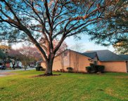 662 E Country Grove Circle, Pearland image