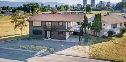 885 Trench Place, Kelowna