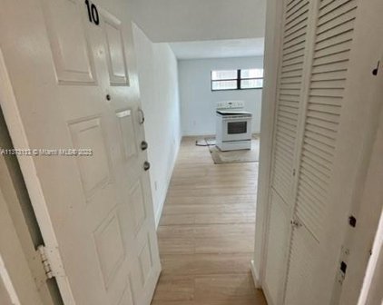 5 Olive Dr Unit #10, Hialeah
