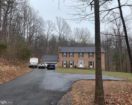 5887 Hunton Wood Dr, Warrenton