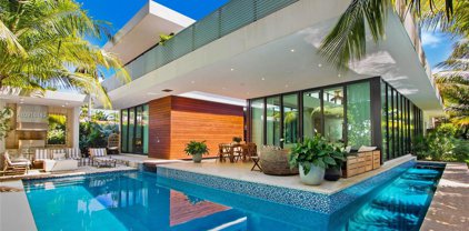 2300 Sunset Dr, Miami Beach