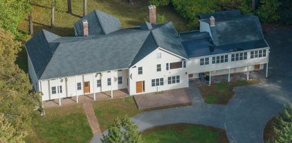 180 Singletary Ln, Framingham