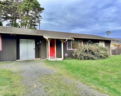 1380 Douglas, Crescent City
