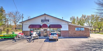 379 E Main St, Hendersonville