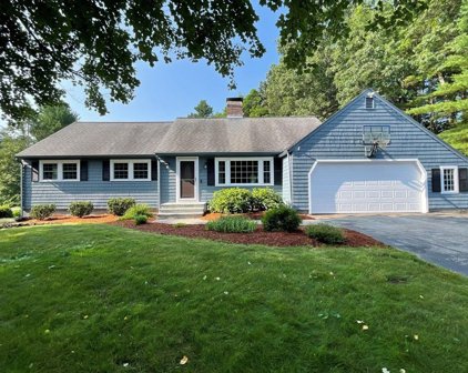 16 Pierce Ave, Westford