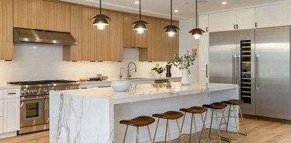 12350  Huston St, Valley Village