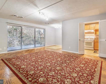 5703 Indian Ct Unit #14, Alexandria