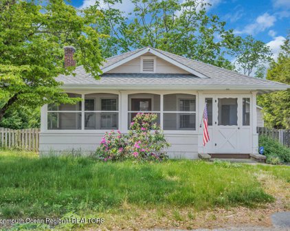 708 Compass Avenue, Beachwood