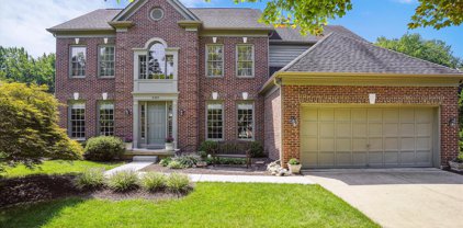 8304 Greentree Manor Ln, Fairfax Station
