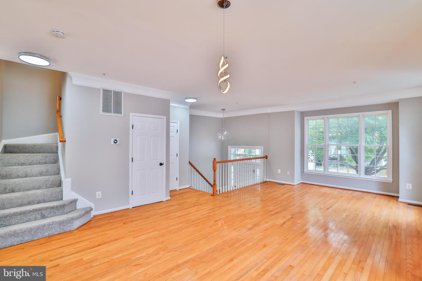 1004 Pleasant Dr, Rockville