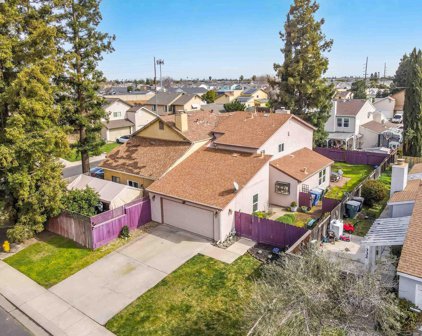 338 Cherry Ln, Manteca