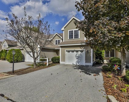 511 Linwood Court Unit 511, Clinton