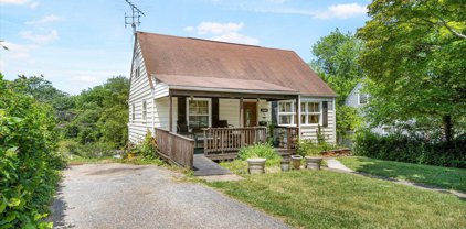 810 Cliffedge, Pikesville
