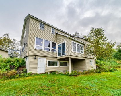 29 Village Road, Shelburne