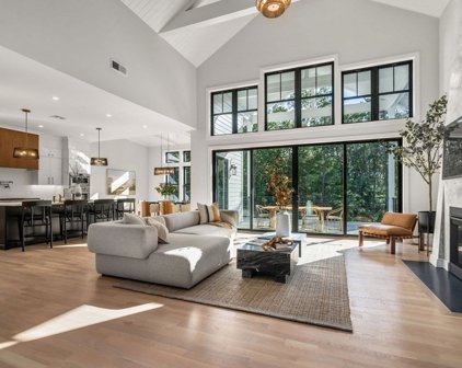 37 Winchester Drive, Lexington