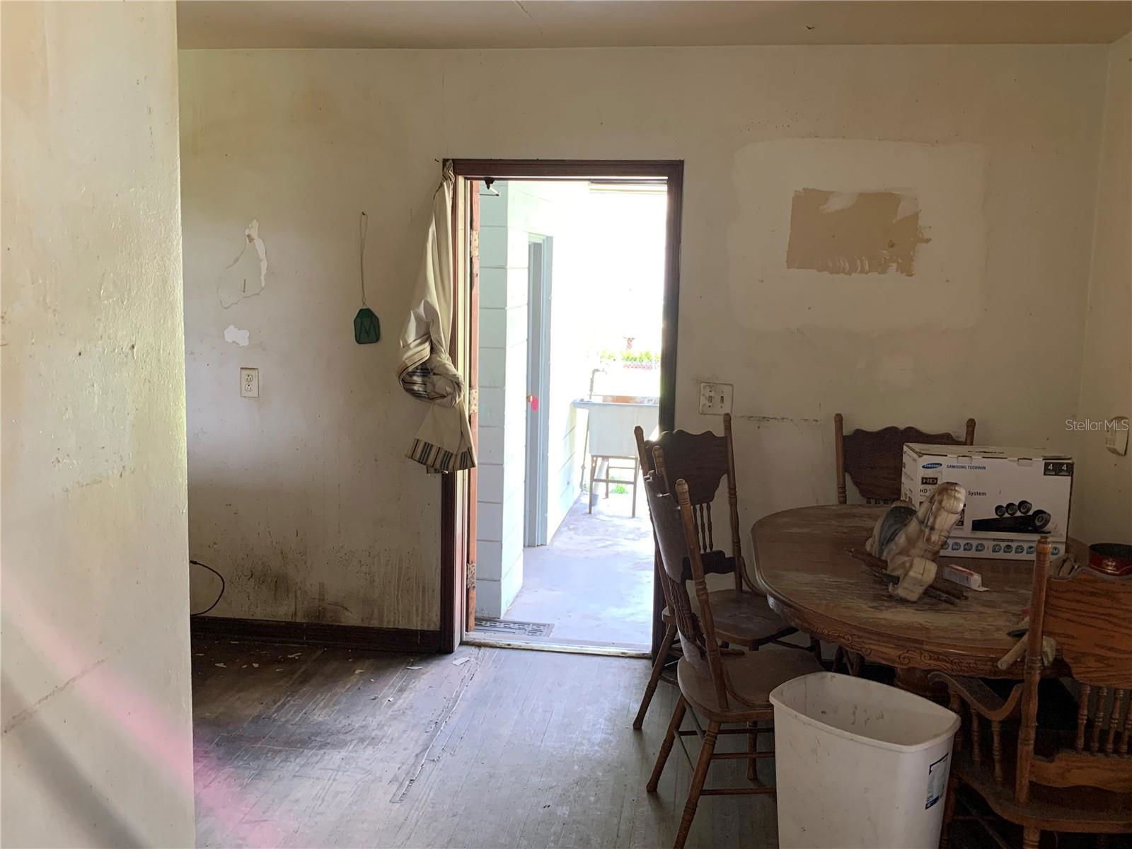 102 10th Street W, Winter Haven, 33880