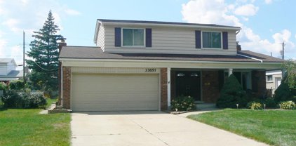 33857 Kennedy, Sterling Heights
