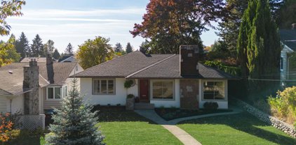 720 Nineteenth Street, New Westminster