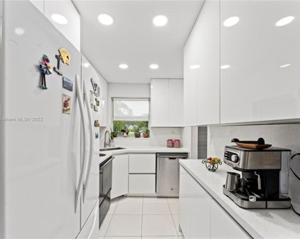 3071 E Sunrise Lakes Dr Unit #103, Sunrise