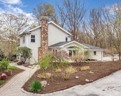 11 Walnut Drive, Southborough