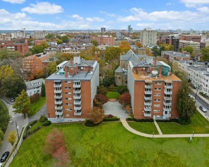 80 Park St Unit 44, Brookline