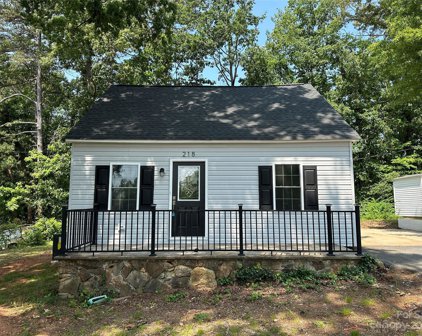 218 7th Se Street, Hickory