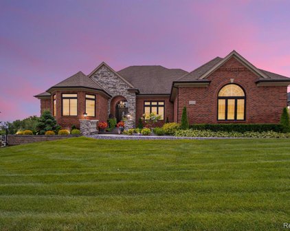 8814 PRESTWICK, Washington Twp