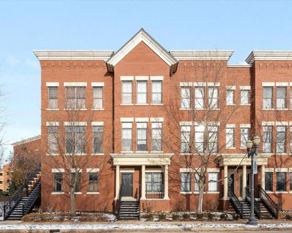 135 S Grove Avenue Unit #135, Elgin