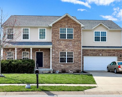 1562 Amberwoods Place, Indianapolis