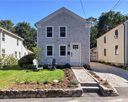 7 Milwaukee Avenue, Bethel