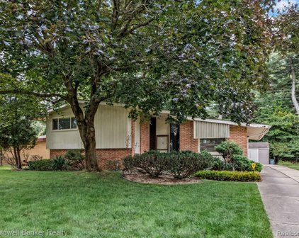 23219 PLUMBROOKE, Southfield
