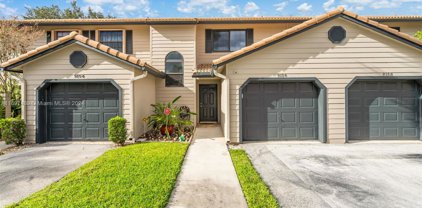 9156 Vineyard Lake Dr Unit #9156, Plantation