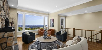 1371 Burnside Road, West Vancouver