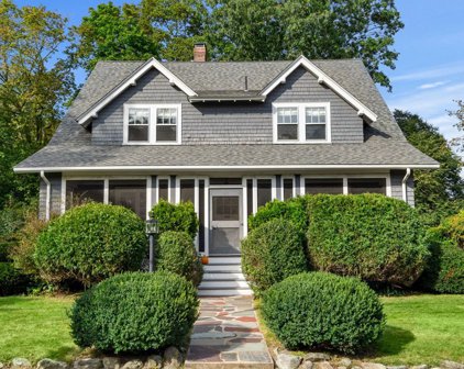 63 Nehoiden Rd, Newton