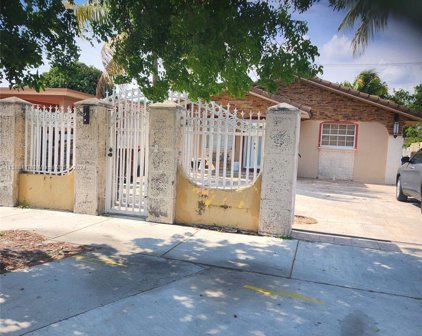 827 E 27th St, Hialeah