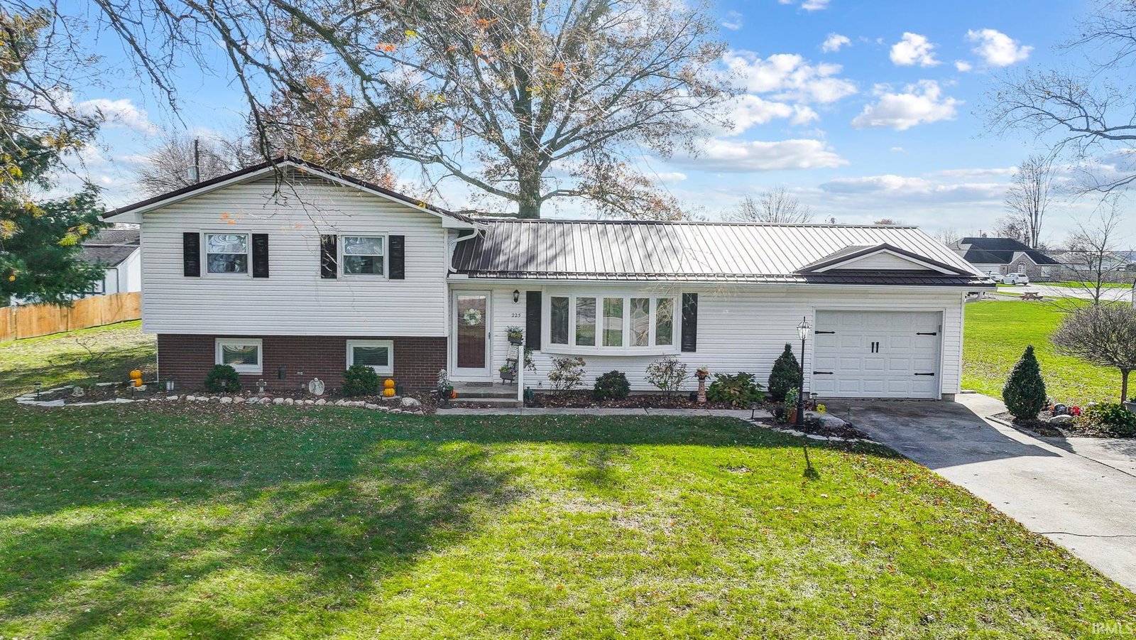 225 W Andrews St, Monroe