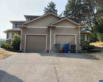 1995 Harritt Dr, Salem