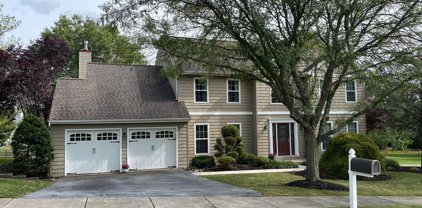 35 Pin Oak Dr, Phoenixville